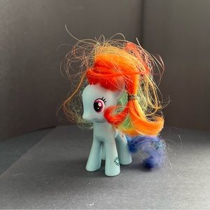 Hasbro My Little Pony Rainbow Dash Pegasus Figure 3"  2010